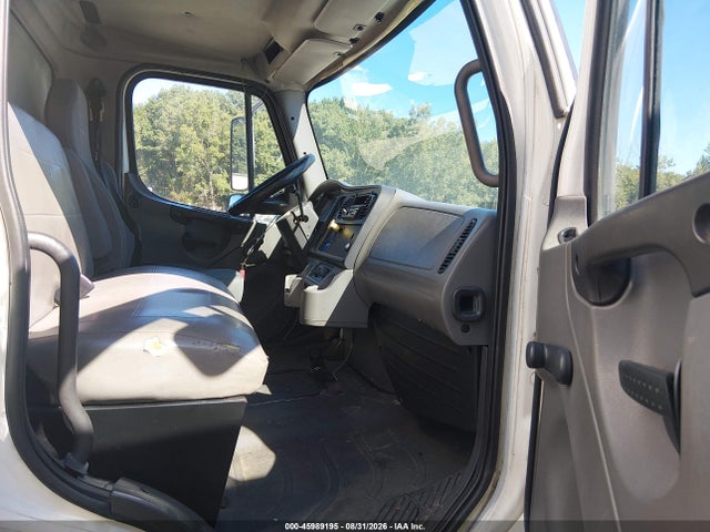 Продаж на аукціоні авто 2006 Freightliner M2 106 Medium Duty, vin: 1FVACWDCX6HW75100, номер лоту: 45989195
