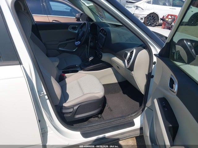 2020 Kia Soul Lx მანქანა იყიდება აუქციონზე, vin: KNDJ23AU7L7728265, აუქციონის ნომერი: 45989208