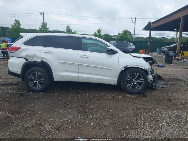 Продаж на аукціоні авто 2018 Toyota Highlander Le, vin: 5TDBZRFH0JS895214, номер лоту: 45989271