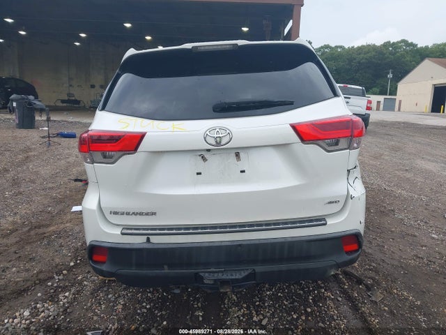 Продаж на аукціоні авто 2018 Toyota Highlander Le, vin: 5TDBZRFH0JS895214, номер лоту: 45989271