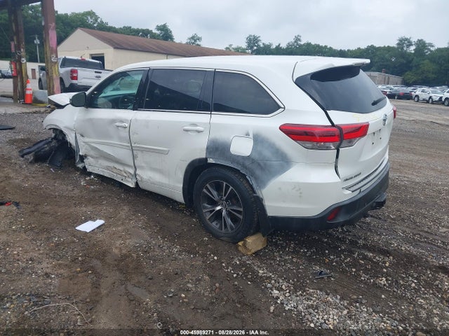 Продаж на аукціоні авто 2018 Toyota Highlander Le, vin: 5TDBZRFH0JS895214, номер лоту: 45989271