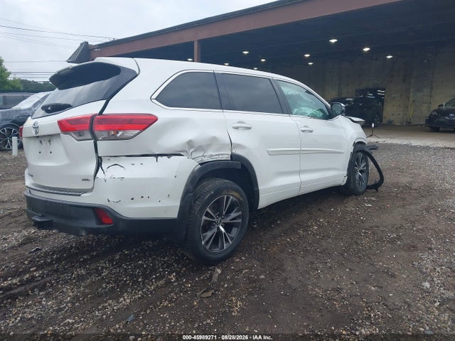 Продаж на аукціоні авто 2018 Toyota Highlander Le, vin: 5TDBZRFH0JS895214, номер лоту: 45989271