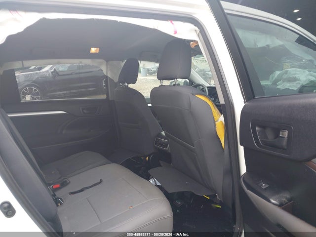 Продаж на аукціоні авто 2018 Toyota Highlander Le, vin: 5TDBZRFH0JS895214, номер лоту: 45989271