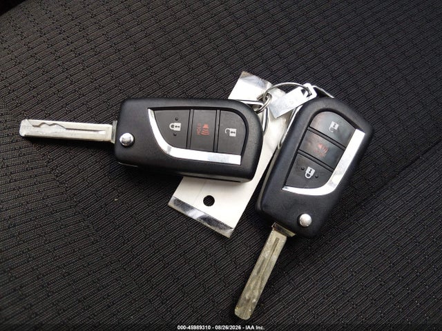 Toyota C-HR XLE 2018 NMTKHMBX6JR005994 Image 11