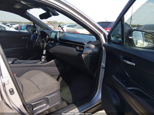 Toyota C-HR XLE 2018 NMTKHMBX6JR005994 Image 5