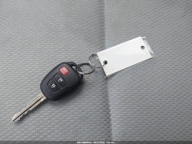 Toyota Prius C One 2014 JTDKDTB31E1563985 Image 11