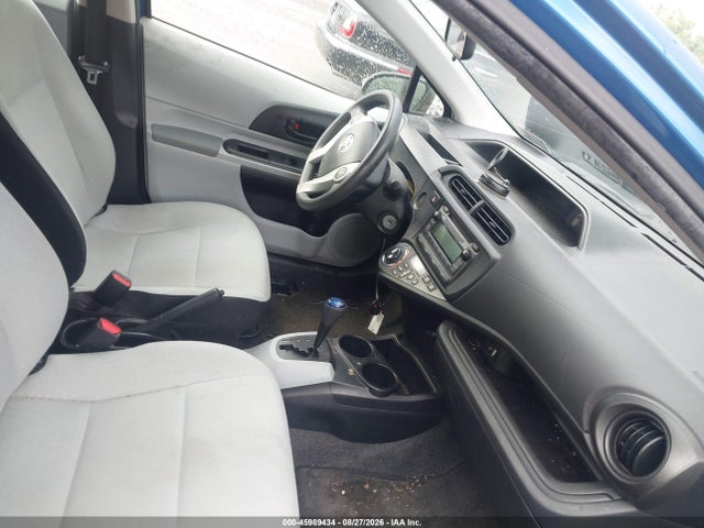 Toyota Prius C One 2014 JTDKDTB31E1563985 Image 5