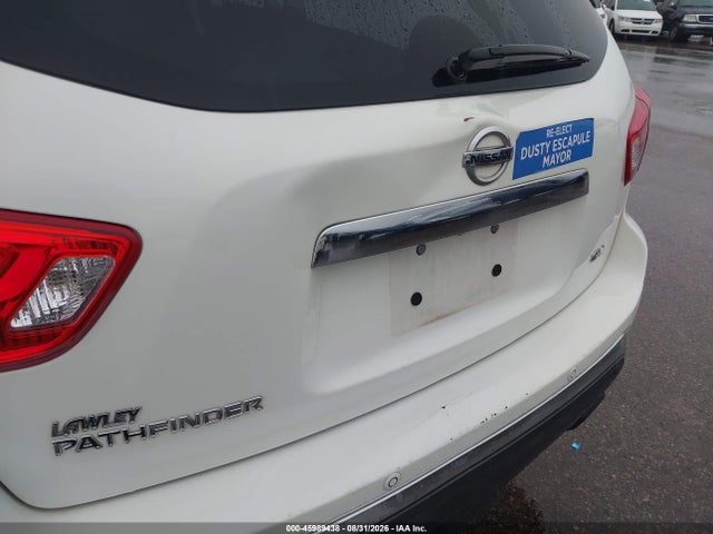5N1DR2MN1JC668572 Nissan Pathfinder Sv