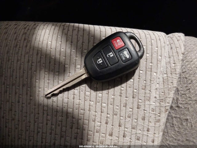 45989618 :رقم المزاد ، 4T1BF1FKXCU525677 vin ، 2012 Toyota Camry Le مزاد بيع