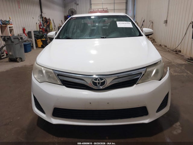 45989618 :رقم المزاد ، 4T1BF1FKXCU525677 vin ، 2012 Toyota Camry Le مزاد بيع