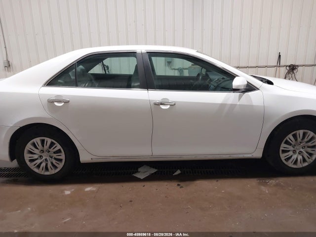 45989618 :رقم المزاد ، 4T1BF1FKXCU525677 vin ، 2012 Toyota Camry Le مزاد بيع