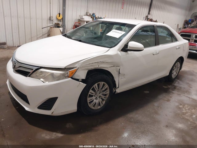 45989618 :رقم المزاد ، 4T1BF1FKXCU525677 vin ، 2012 Toyota Camry Le مزاد بيع