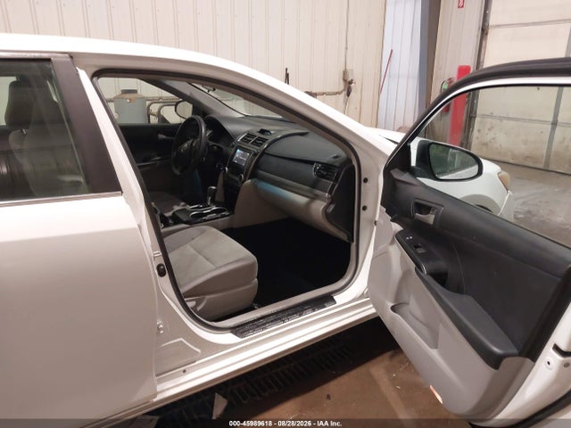 45989618 :رقم المزاد ، 4T1BF1FKXCU525677 vin ، 2012 Toyota Camry Le مزاد بيع