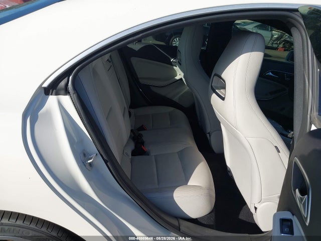 WDDSJ4EB9JN513975 Mercedes-Benz CLA 250
