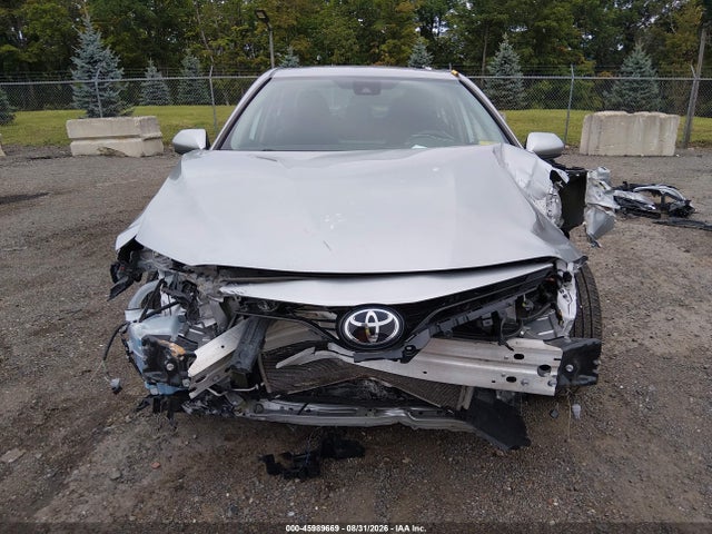 2021 Toyota Camry Le მანქანა იყიდება აუქციონზე, vin: 4T1C11AK4MU554927, აუქციონის ნომერი: 45989669