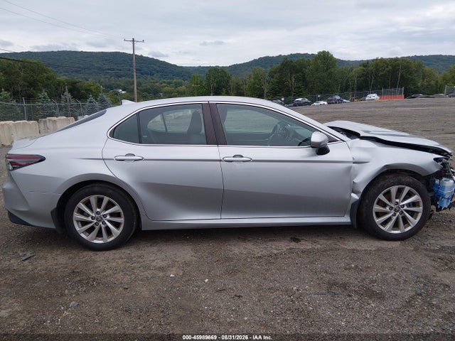 2021 Toyota Camry Le მანქანა იყიდება აუქციონზე, vin: 4T1C11AK4MU554927, აუქციონის ნომერი: 45989669