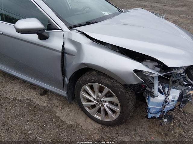2021 Toyota Camry Le მანქანა იყიდება აუქციონზე, vin: 4T1C11AK4MU554927, აუქციონის ნომერი: 45989669