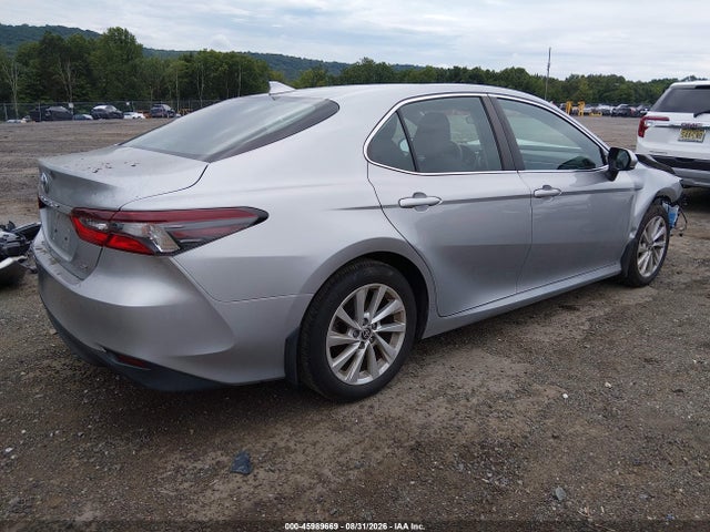 2021 Toyota Camry Le მანქანა იყიდება აუქციონზე, vin: 4T1C11AK4MU554927, აუქციონის ნომერი: 45989669