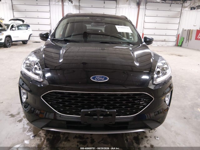 45989751 :رقم المزاد ، 1FMCU9DZ0LUB98005 vin ، 2020 Ford Escape Titanium Hybrid مزاد بيع