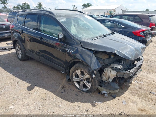 45989810 :رقم المزاد ، 1FMCU9G91FUB65028 vin ، 2015 Ford Escape Se مزاد بيع