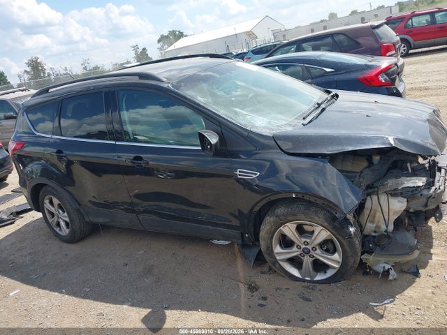 45989810 :رقم المزاد ، 1FMCU9G91FUB65028 vin ، 2015 Ford Escape Se مزاد بيع