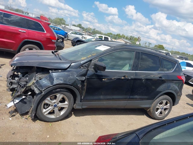 45989810 :رقم المزاد ، 1FMCU9G91FUB65028 vin ، 2015 Ford Escape Se مزاد بيع