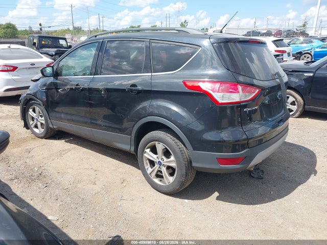 45989810 :رقم المزاد ، 1FMCU9G91FUB65028 vin ، 2015 Ford Escape Se مزاد بيع