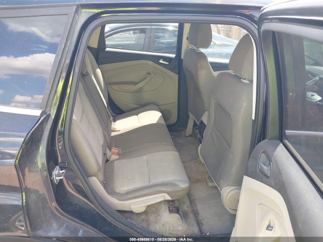 45989810 :رقم المزاد ، 1FMCU9G91FUB65028 vin ، 2015 Ford Escape Se مزاد بيع