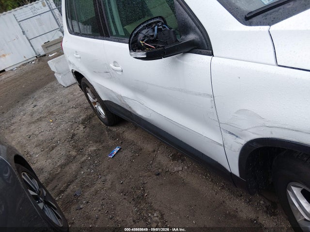 2016 Volkswagen Tiguan S მანქანა იყიდება აუქციონზე, vin: WVGBV7AX6GW543192, აუქციონის ნომერი: 45989849