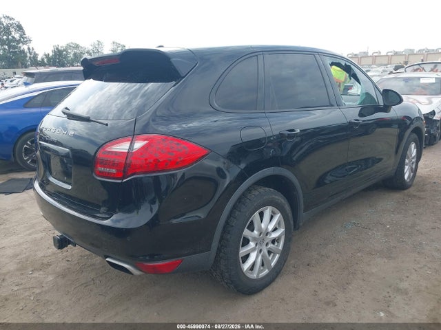 45990074 :رقم المزاد ، WP1AA2A27DLA06202 vin ، 2013 Porsche Cayenne مزاد بيع