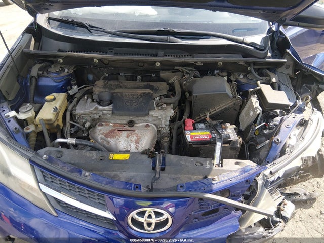 2T3BFREV8FW355194 Toyota RAV4 LE