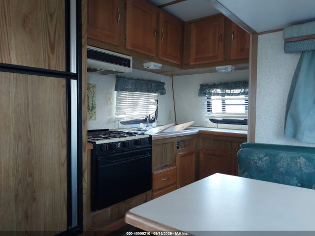45990210 :رقم المزاد ، 1CAFRKG2XTD012735 vin ، 1996 Cobra Sierra 5th Whl Travel Trailer مزاد بيع