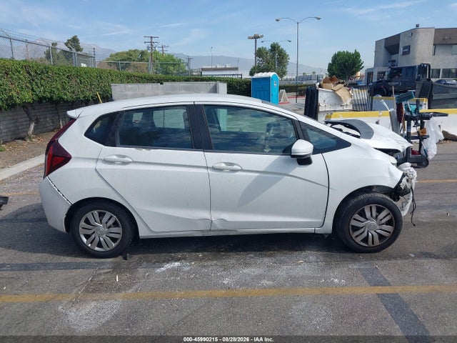 Honda FIT LX 2015 3HGGK5H56FM773391 Image 15