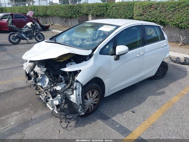 Honda FIT LX 2015 3HGGK5H56FM773391 Image 2