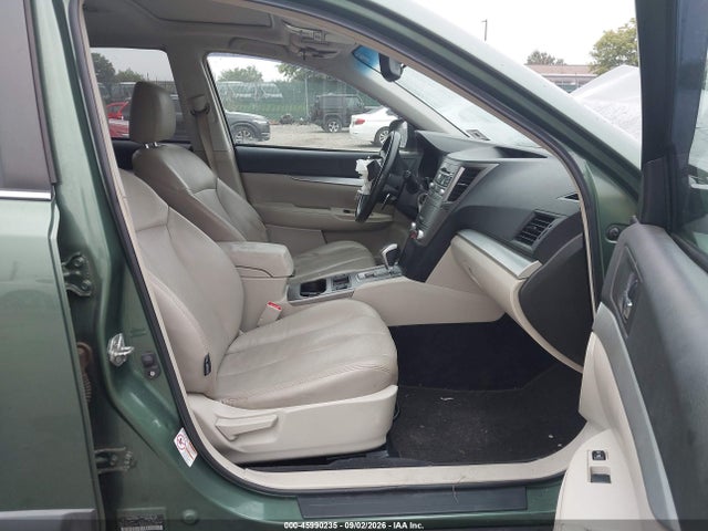 45990235 :رقم المزاد ، 4S4BRBGC1B3390081 vin ، 2011 Subaru Outback 2.5i Premium مزاد بيع
