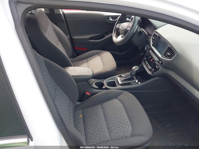 2018 Hyundai Ioniq Hybrid Sel მანქანა იყიდება აუქციონზე, vin: KMHC75LC7JU090393, აუქციონის ნომერი: 45990328