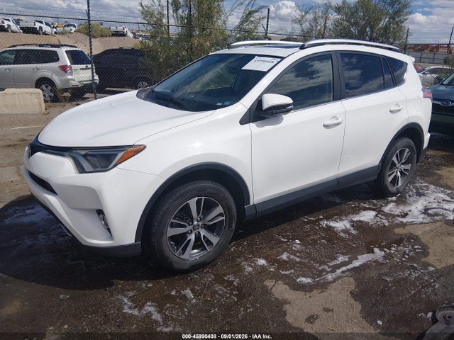 Toyota Rav4 Xle 2016 JTMRFREV1GD187945 Image 2