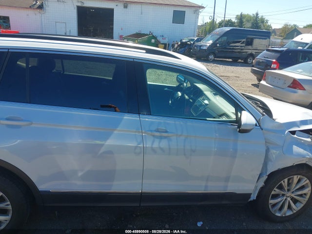 Продаж на аукціоні авто 2018 Volkswagen Tiguan 2.0t Se/2.0t Sel, vin: 3VV2B7AX5JM132467, номер лоту: 45990508