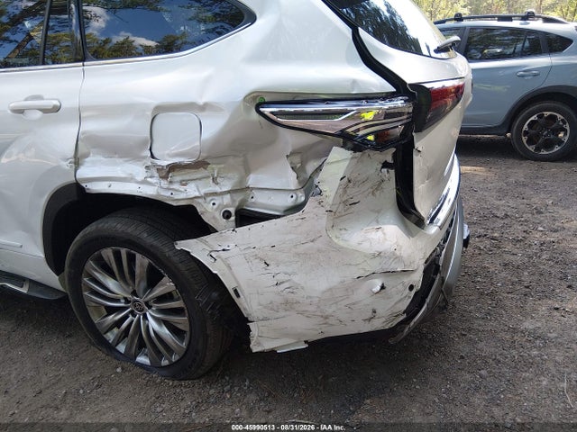 Aukcja sprzedaży 2023 Toyota Highlander Hybrid Platinum, vin: 5TDEBRCH7PS580036, numer aukcji: 45990513