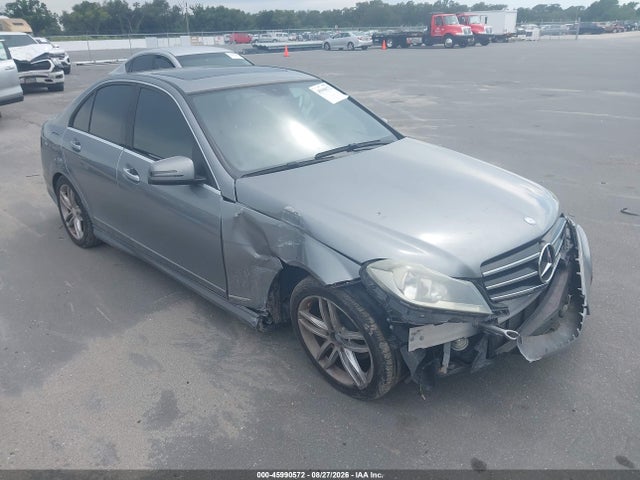 2014 Mercedes-benz C 250 Sport მანქანა იყიდება აუქციონზე, vin: WDDGF4HB2EA966125, აუქციონის ნომერი: 45990572