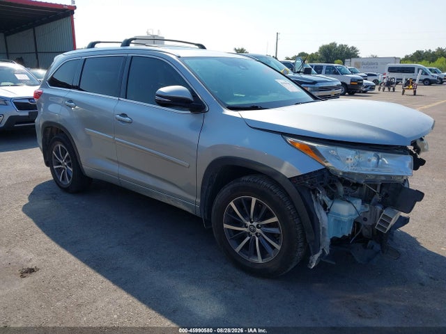 2017 Toyota Highlander Xle მანქანა იყიდება აუქციონზე, vin: 5TDJZRFH1HS456545, აუქციონის ნომერი: 45990580