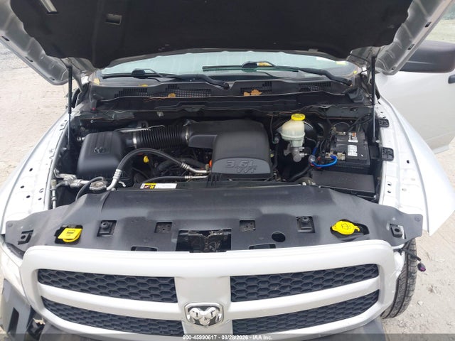 Продаж на аукціоні авто 2018 Ram 1500 Express  4x4 6'4 Box, vin: 1C6RR7FG9JS126574, номер лоту: 45990617