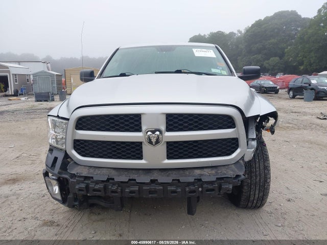 Продаж на аукціоні авто 2018 Ram 1500 Express  4x4 6'4 Box, vin: 1C6RR7FG9JS126574, номер лоту: 45990617