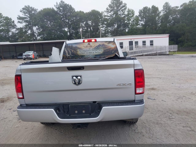 Продаж на аукціоні авто 2018 Ram 1500 Express  4x4 6'4 Box, vin: 1C6RR7FG9JS126574, номер лоту: 45990617