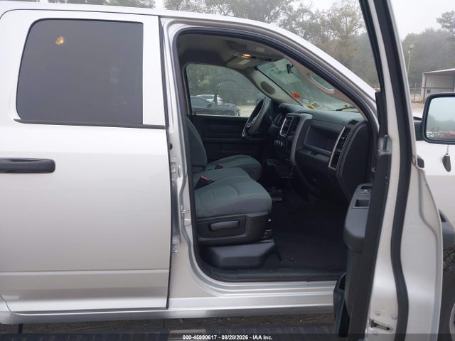 Продаж на аукціоні авто 2018 Ram 1500 Express  4x4 6'4 Box, vin: 1C6RR7FG9JS126574, номер лоту: 45990617
