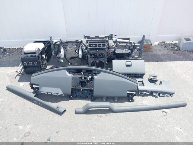 45990694 :رقم المزاد ، SALE27EU2R2355508 vin ، 2024 Land Rover Defender 110 P400 X-dynamic Se مزاد بيع