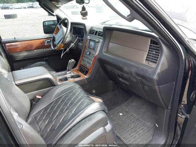 45990775 :رقم المزاد ، 5LMJJ3J51BEJ05142 vin ، 2011 Lincoln Navigator L مزاد بيع