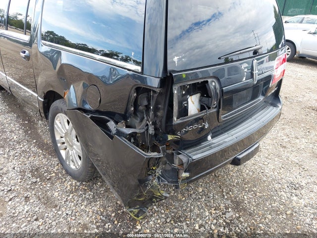 45990775 :رقم المزاد ، 5LMJJ3J51BEJ05142 vin ، 2011 Lincoln Navigator L مزاد بيع