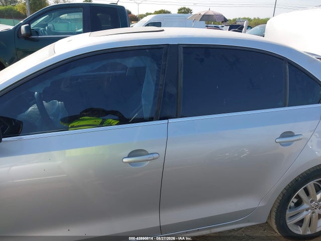2015 Volkswagen Jetta 1.8t Sel მანქანა იყიდება აუქციონზე, vin: 3VWL17AJ5FM251660, აუქციონის ნომერი: 45990814