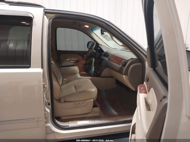 Продажа на аукционе авто 2011 Chevrolet Tahoe Ltz, vin: 1GNSKCE01BR172430, номер лота: 45990841